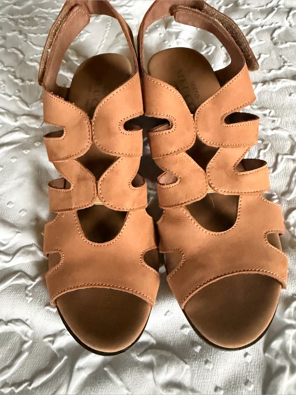 Sesto Meucci Leather Cutout Sandals in Tan